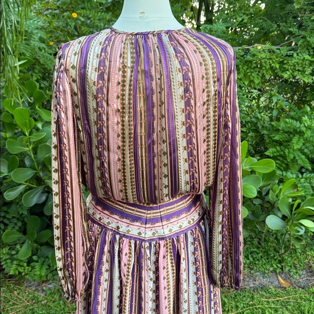 Tory Burch Striped Satin Burnout Blouse (8) & Skirt (12), size 8 & 12 - Picture 9 of 12